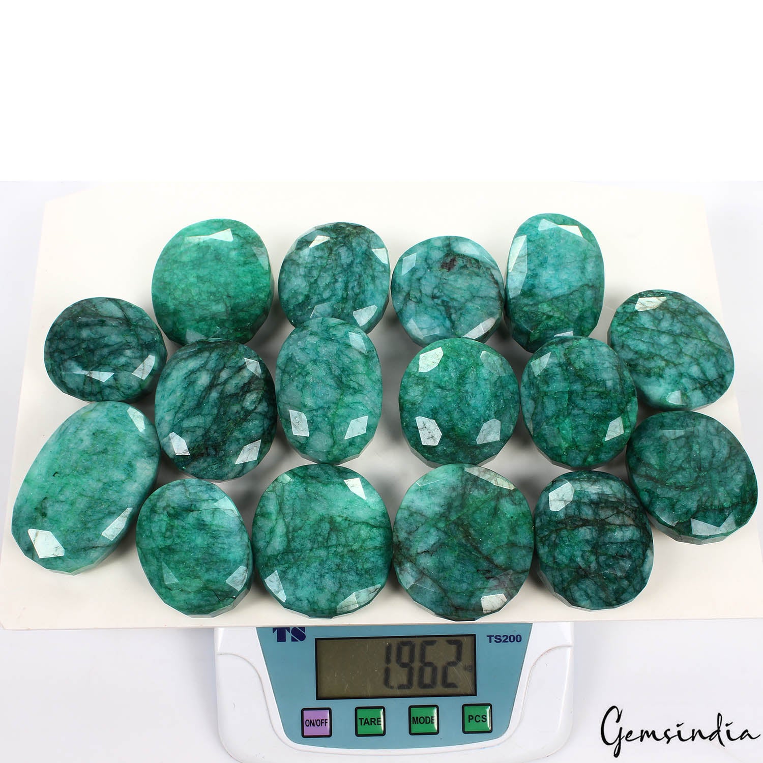 Emerald Lot, Loose Gemstone, Color Enhanced, Blue — 16 Pieces, 49mm to 71mm, 9800 Ct (1.960 Kg), Colombia