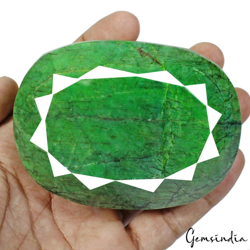 Emerald Loose Gemstone, Oval Faceted cut, Color Enhanced — 93x68x49 mm, 2650 Ct, Brazil