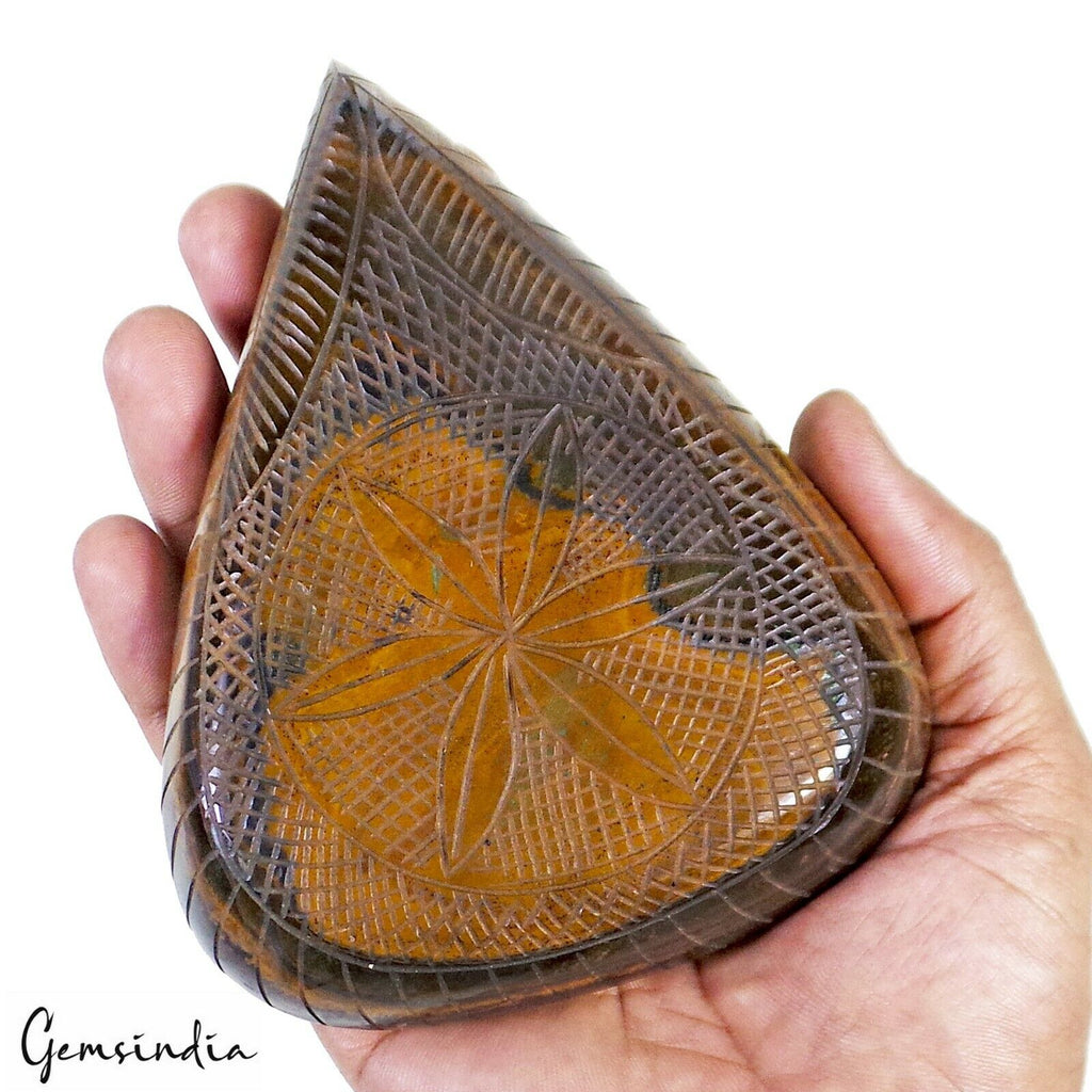 Tiger Eye Carving, Untreated — 131x103x21mm, 2440 Ct, Madagascar