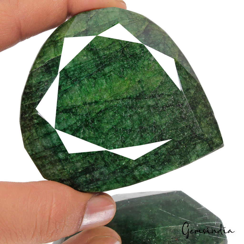 1360 Cts Natural Green Emerald Pear Cut Huge Earth mined Museum Size Gemstone