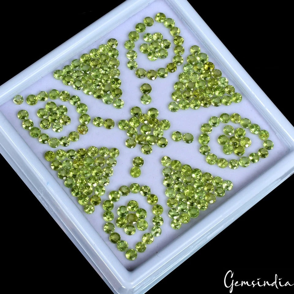 Peridot Lot, Loose Gemstone, Green — 227 Pieces, 4 mm, 72.10 Ct, India