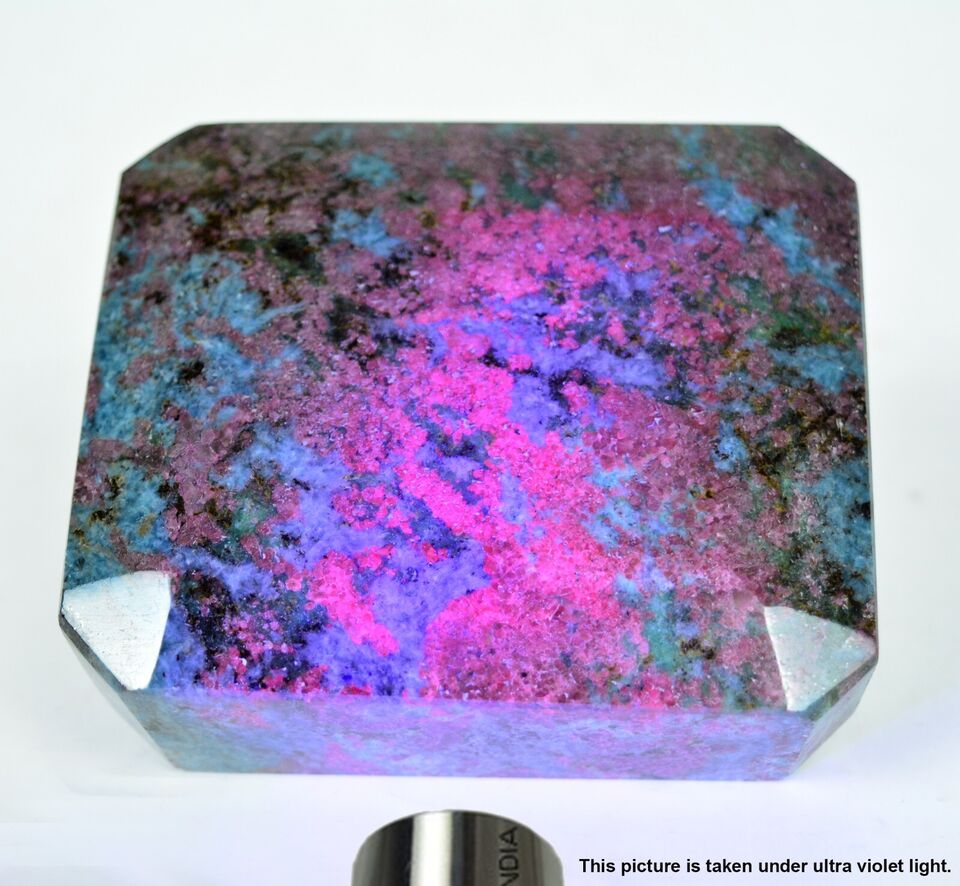 Ruby Kyanite Loose Gemstone, Untreated — 3.2x2.75x1.25 inch, 2400 Ct (0.48 Kg), Madagascar