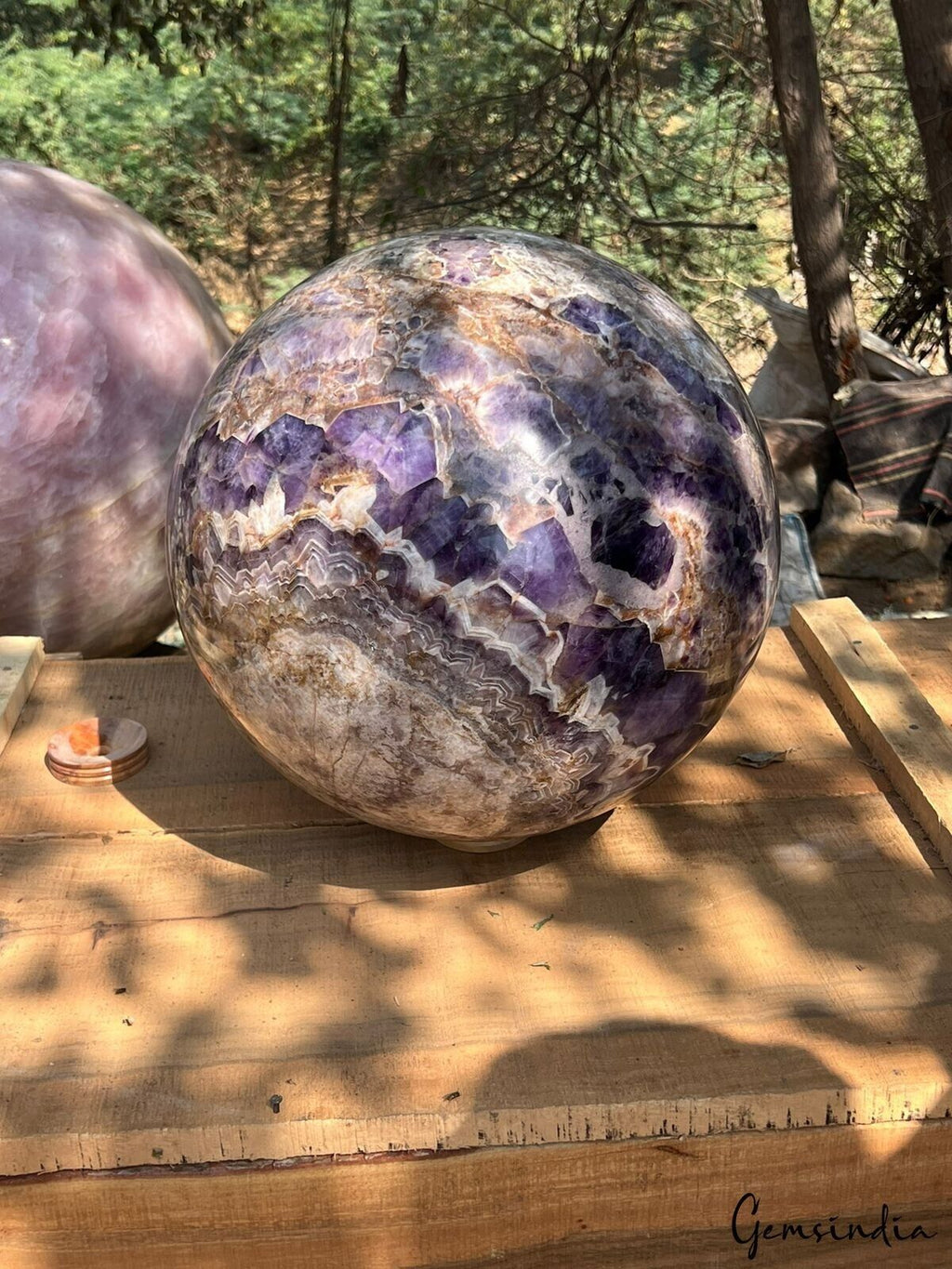 Amethyst Sphere — 15 Inch in diameter, 66 Kg (330000 Ct), Brazil