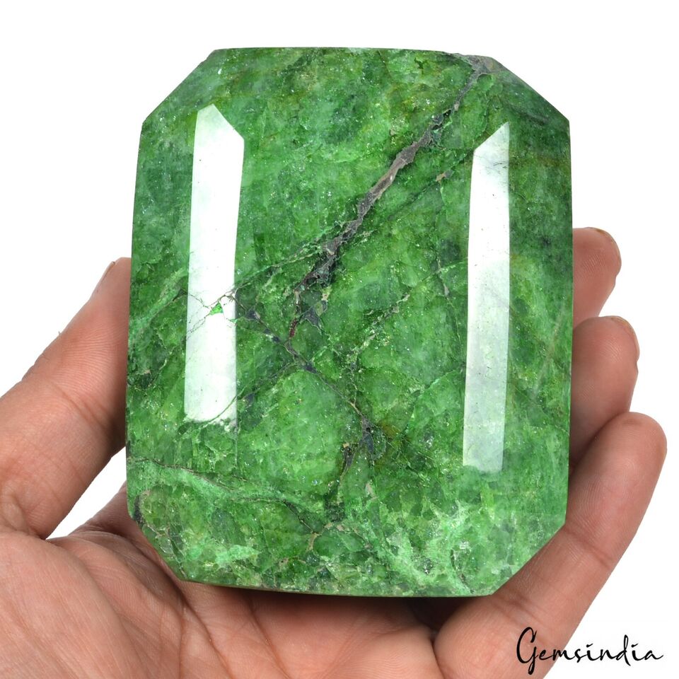 3200 Cts Natural Green Brazilian Earth mined Emerald Octagon Cut Huge Loose Gem