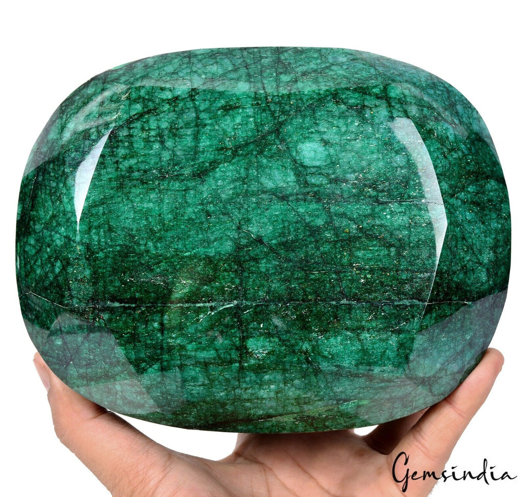 Emerald Loose Gemstone, Green — 5.5 Kg, Brazil