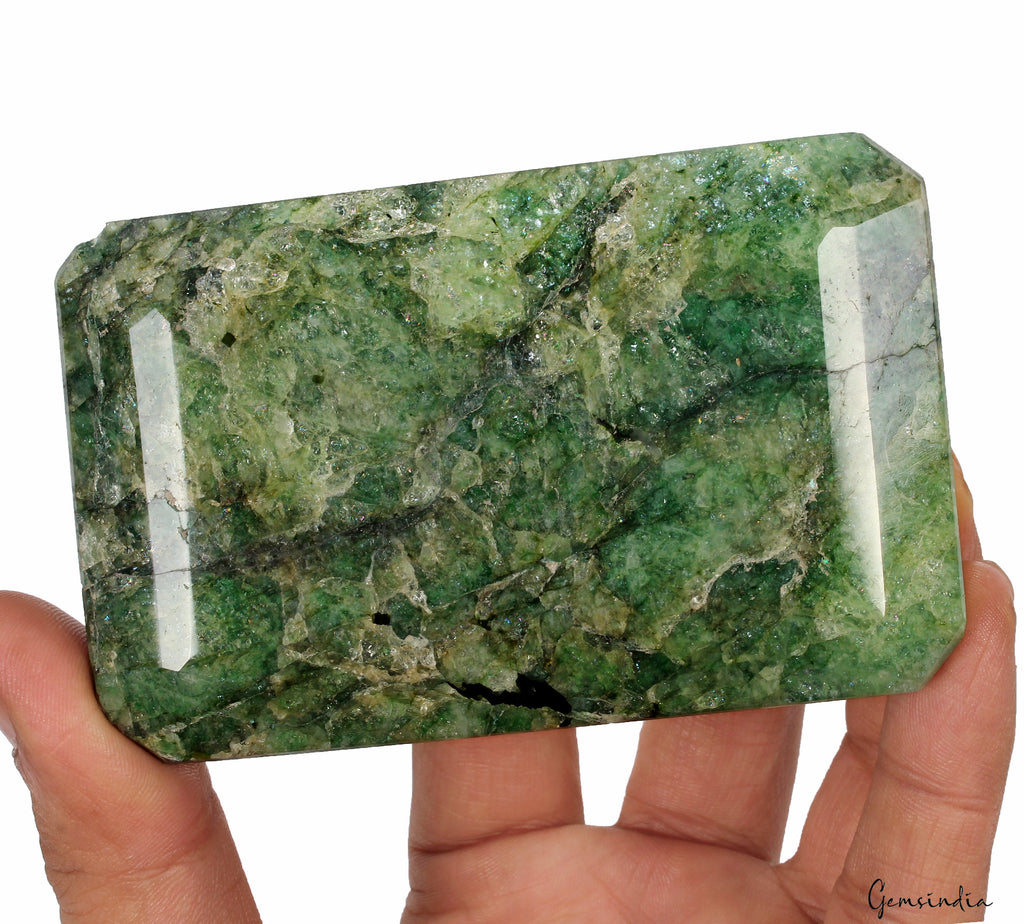 2050 Ct Natural Huge Green Emerald Earth-Mined Museum Size Octagon Cut Gemstone