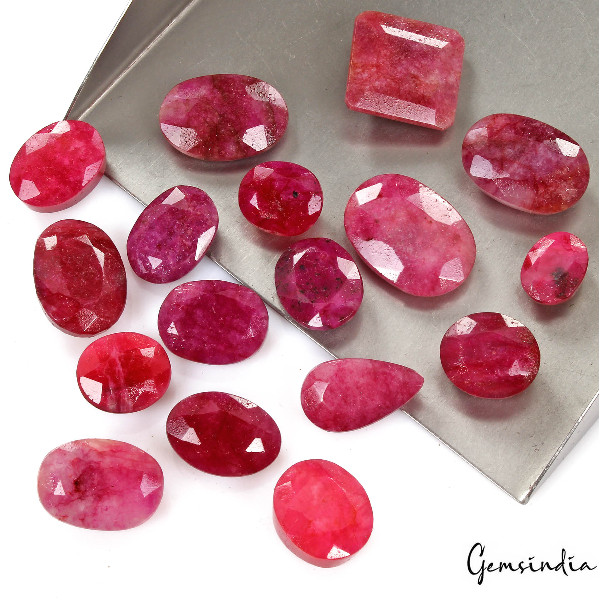 Red Beryl Lot, Loose Gemstone, Color Enhanced — 17 Pieces, 11mm, 182.20 Ct, India
