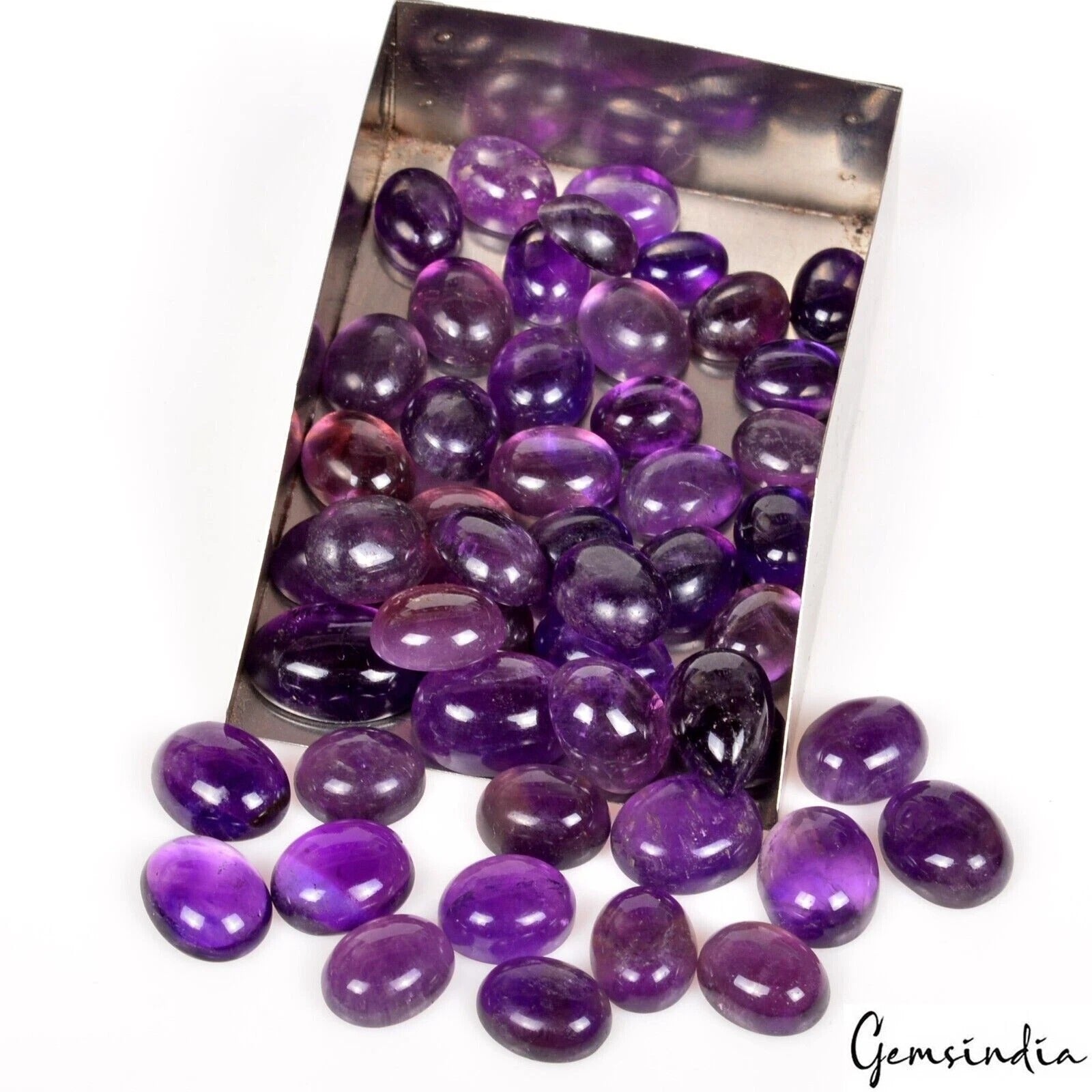 Amethyst Lot, Cabochon, Oval Cabochon, Untreated — 50 Pieces, 8mm to 13mm, 139.60 Ct, Brazil