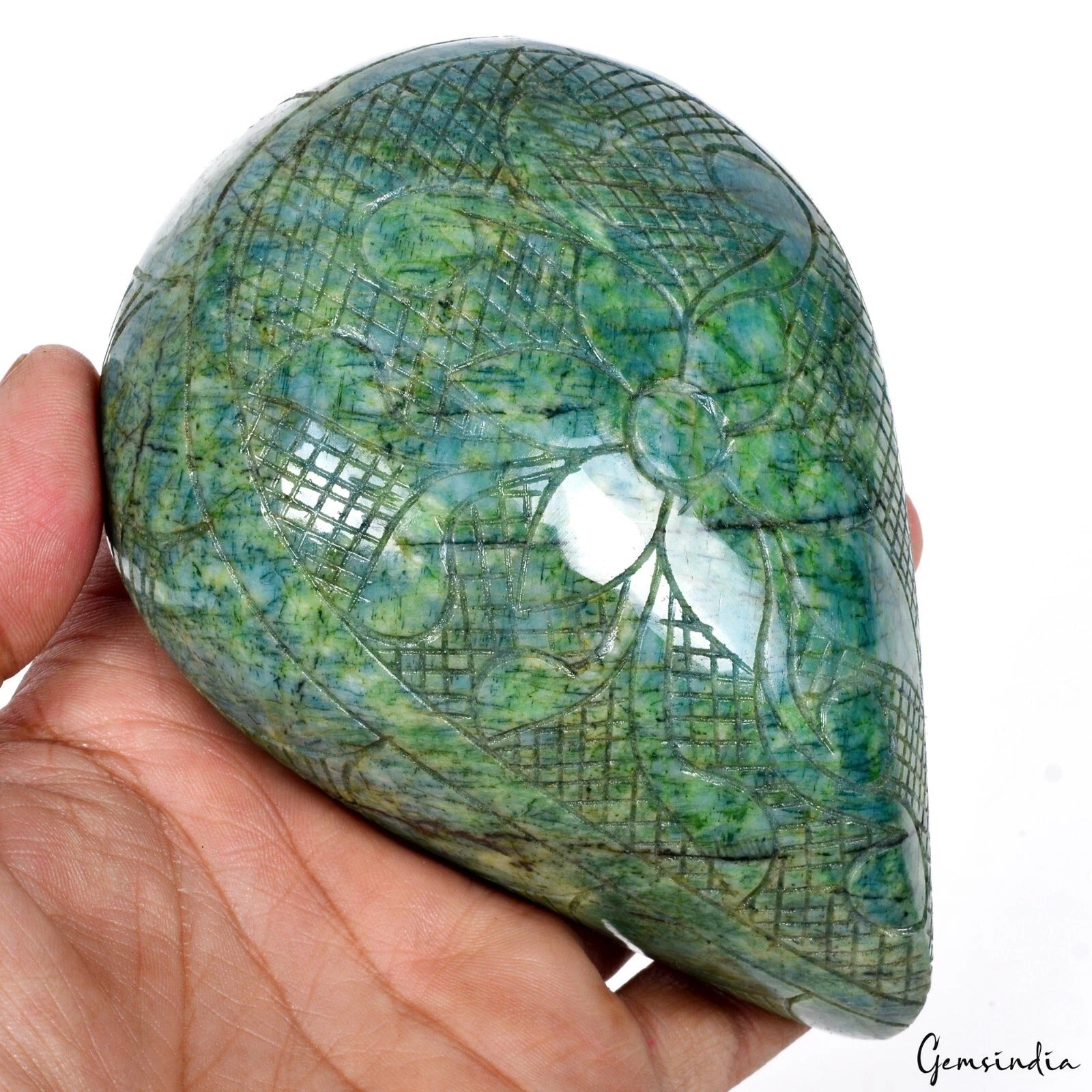 Brazilian Emerald Loose Gemstone, Green — 122x87x43 mm, 3270 Ct, Brazil