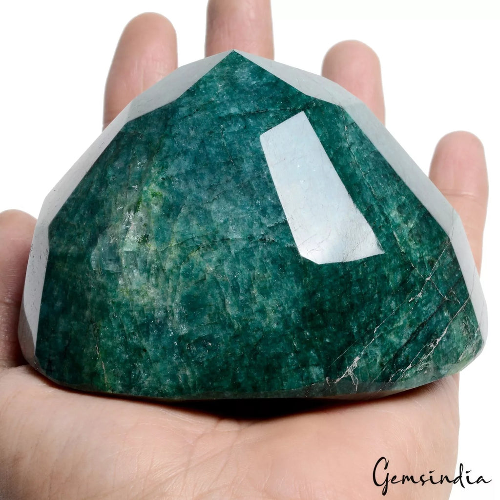 Emerald Loose Gemstone, Color Enhanced, Green — 3450 Ct (0.69 Kg), Brazil
