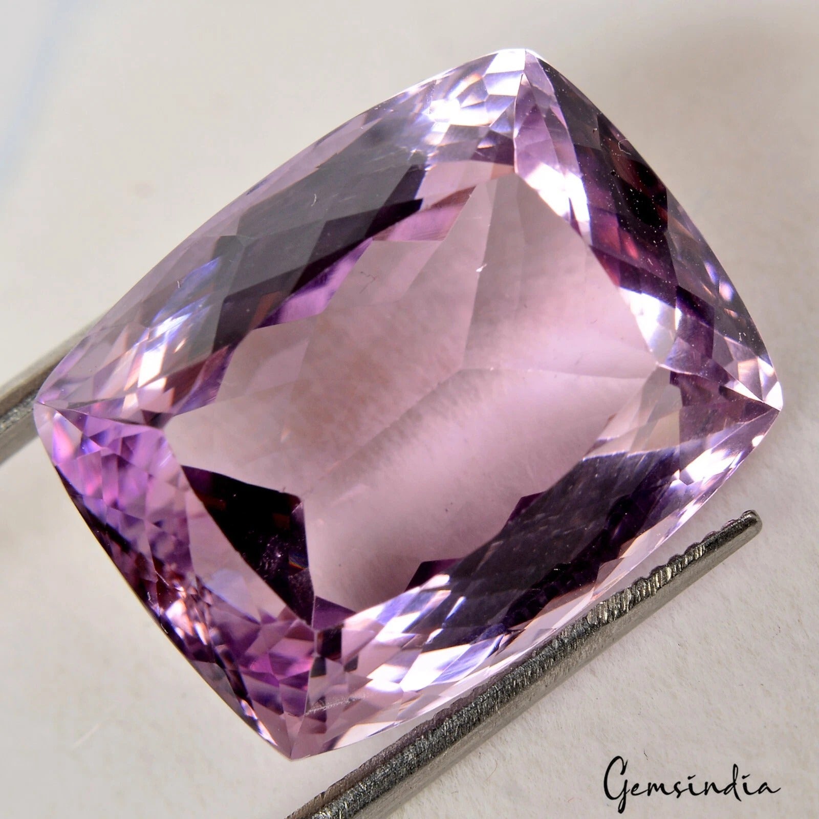 Amethyst Loose Gemstone, Untreated, Purple — 18 x 14 x 11mm, 24.40 Ct