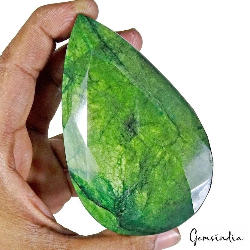 1680Carat Natural Huge Green Emerald Earth-Mined Museum Size Fancy Cut Gemstone