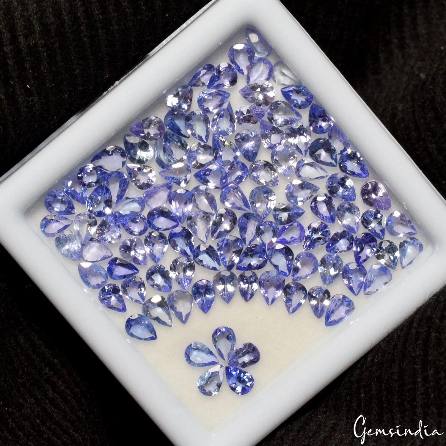 Tanzanite Lot, Loose Gemstone, Untreated, Blue — 105 Pieces, 4x3mm, 13.70 Ct, Tanzania