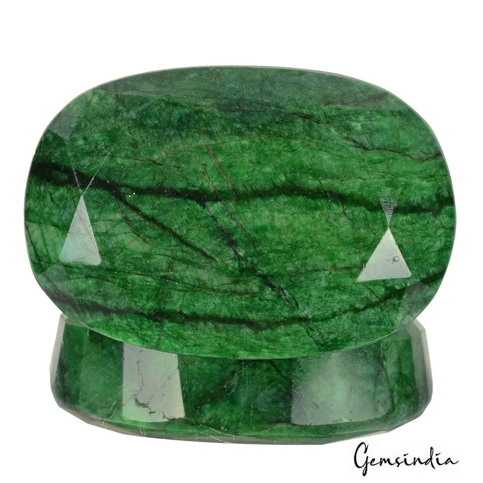Emerald Loose Gemstone, Green — 121 x 82 x 51 mm, 4370 Ct, Brazil