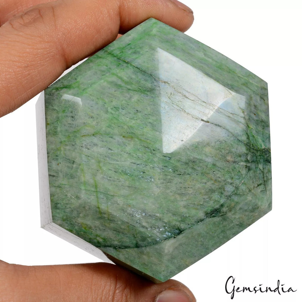 Emerald Loose Gemstone, Color Enhanced, Green — 2950 Ct (0.59 Kg), Brazil