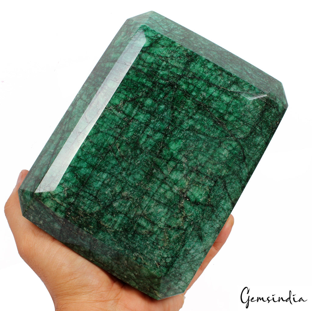 Huge 4.5Kg Natural Brazilian Green Emerald Earth Mined Museum Size Huge Gemstone
