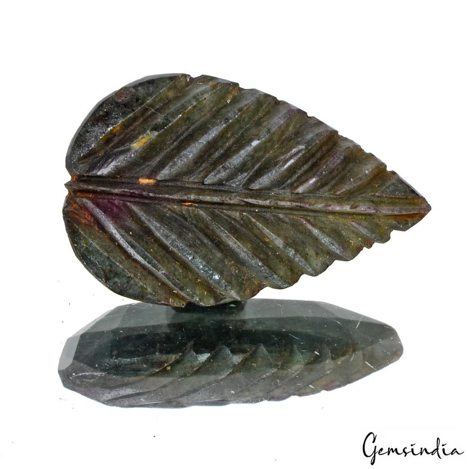 Labradorite Carving, Untreated — 39x24x12 mm, 67.70 Ct