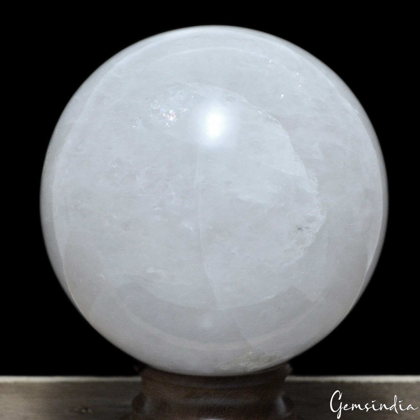White Quartz Sphere, Untreated — 3.5 inch in diameter, 0.960 Kg (4800 Ct), Madagascar