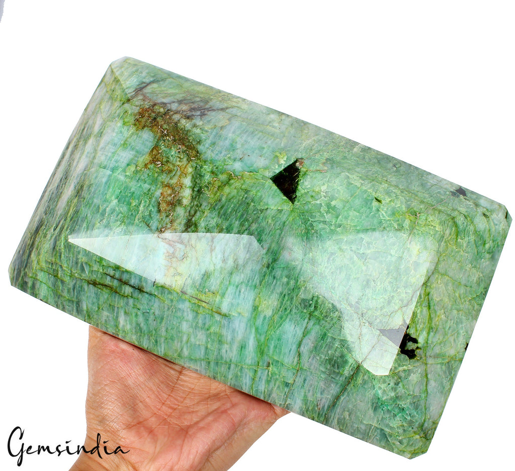 2.7 Kilo Huge Earth Mined Green Emerald Octagon Cut Museum Grade Gemstone