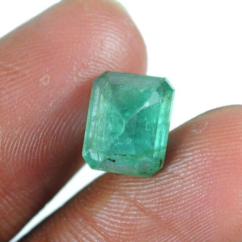 Emerald Loose Gemstone, Untreated, Green — 9x7.5x6.5mm, 3.90 Ct, Zambia