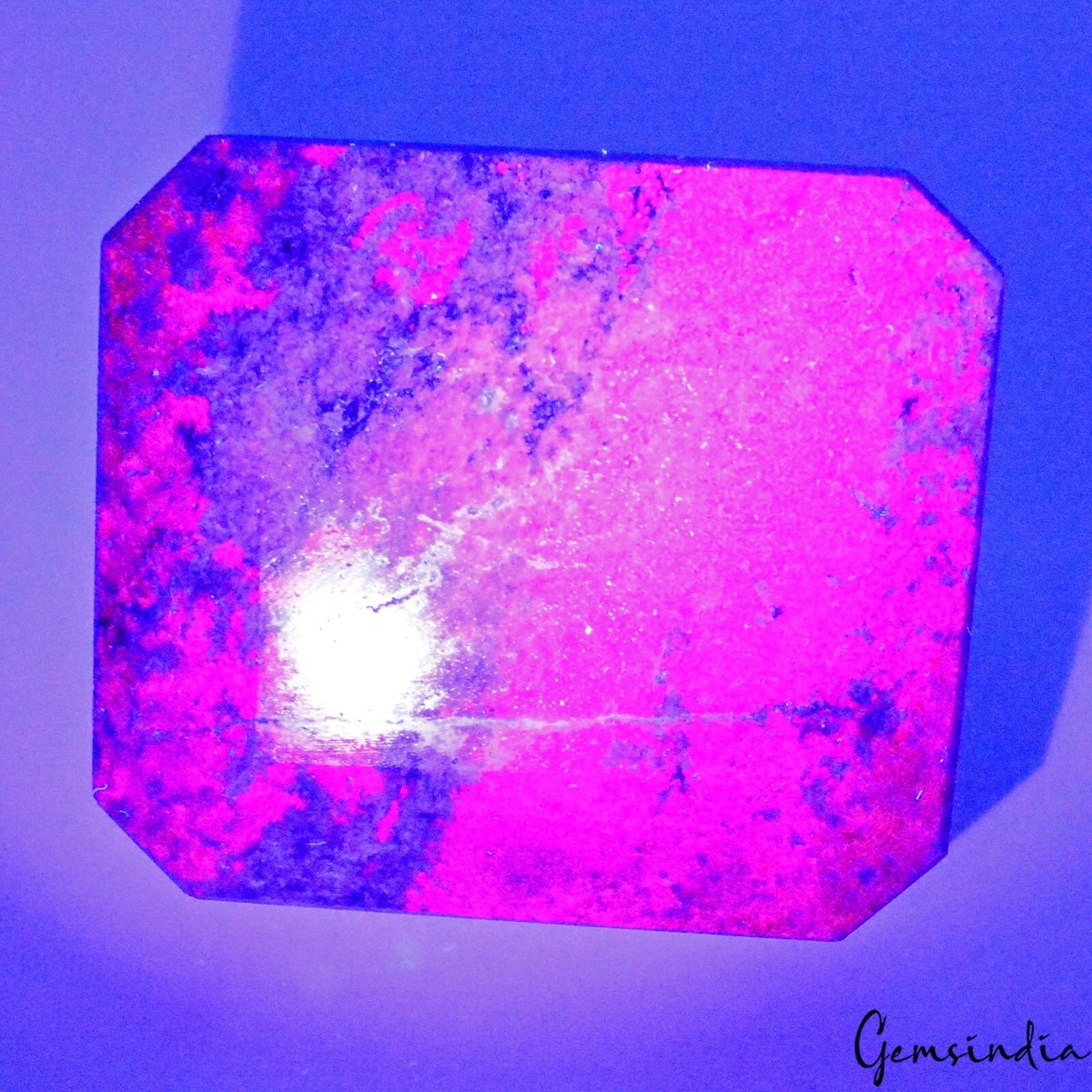 Ruby Kyanite Loose Gemstone — 75 x 66 x 38 mm, 2400 Ct (0.48 Kg), Madagascar