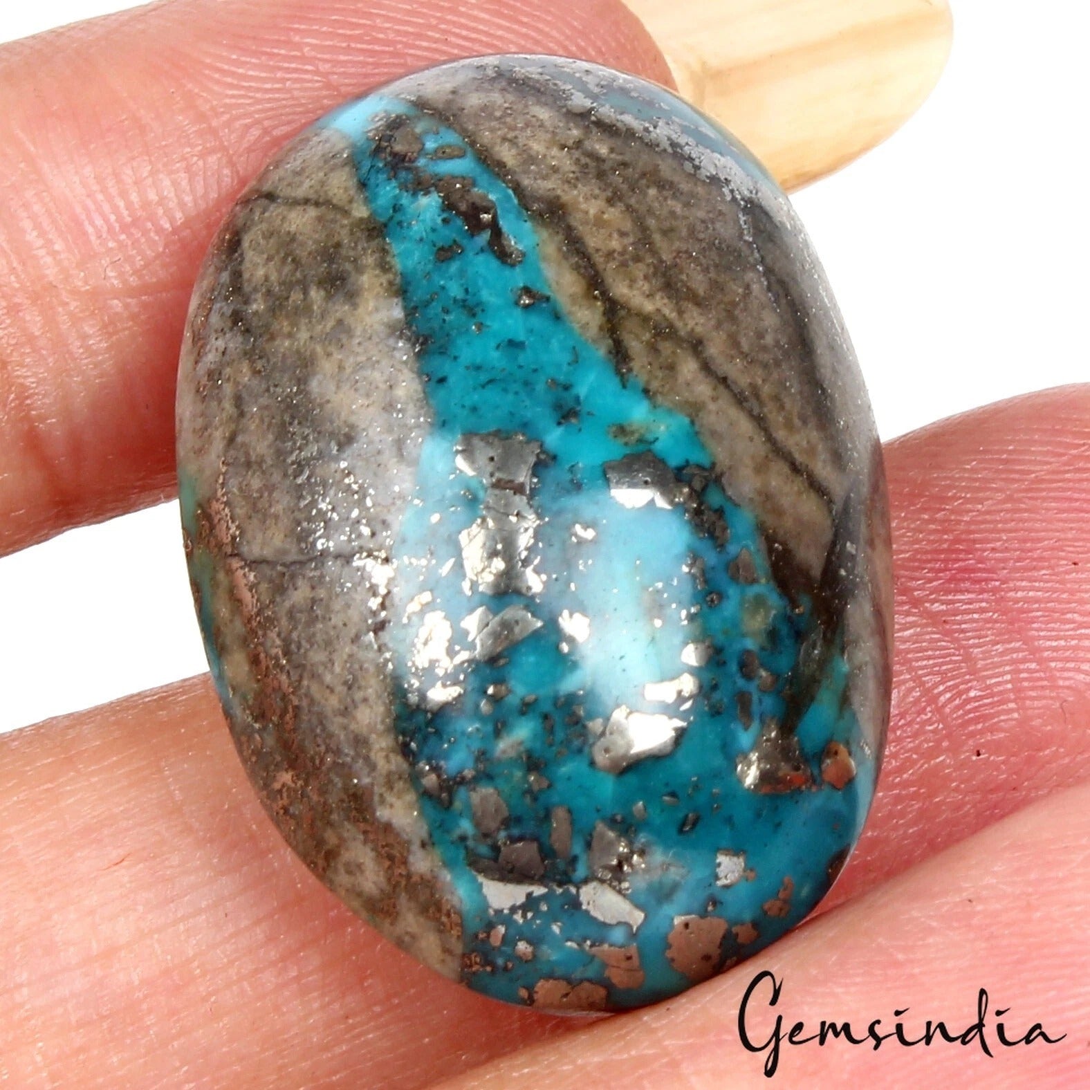 Turquoise Cabochon, Oval cabochon, Untreated — 30x20x12 mm, 57.85 Ct