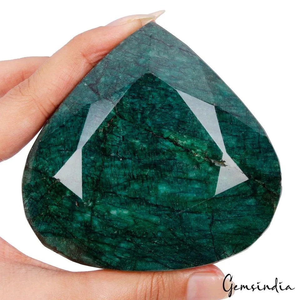 2550 Ct Natural Green Emerald Pear Faceted Huge Earth mined Museum Size Gemstone