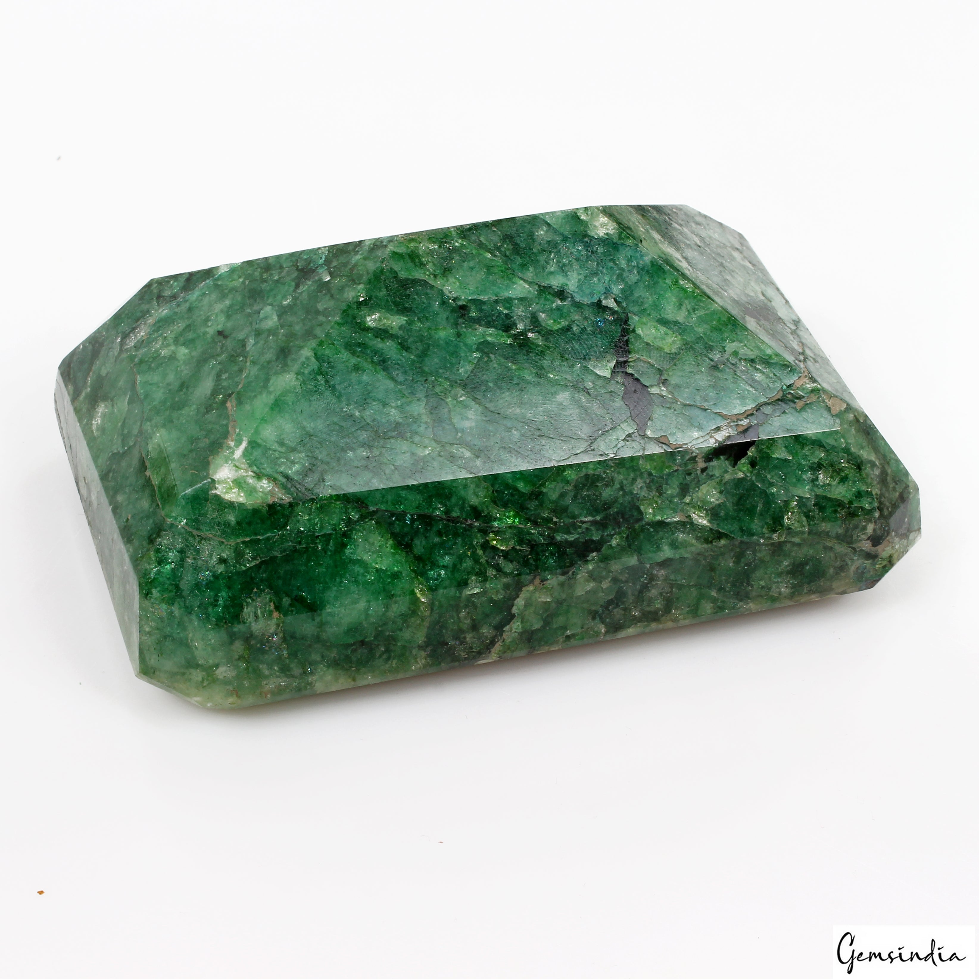 2050 Ct Natural Huge Green Emerald Earth-Mined Museum Size Octagon Cut Gemstone