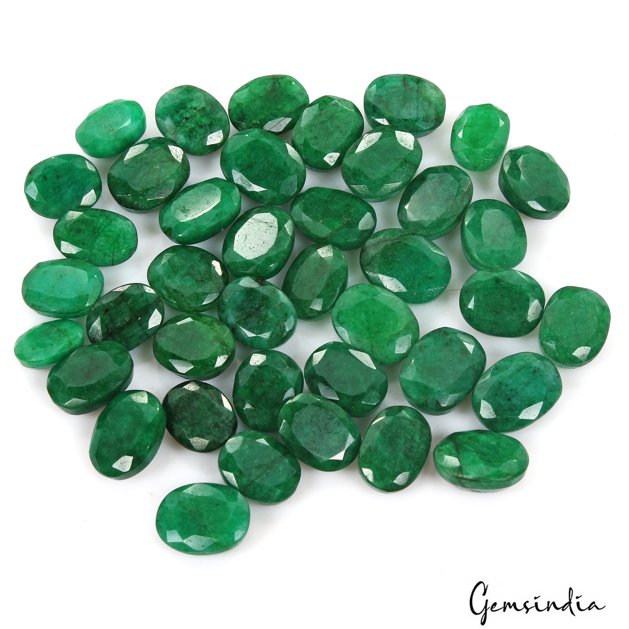 Emerald Lot, Loose Gemstone, Color Enhanced, Green — 40 Pieces, 14mm to 18mm, 560 Ct, Brazil