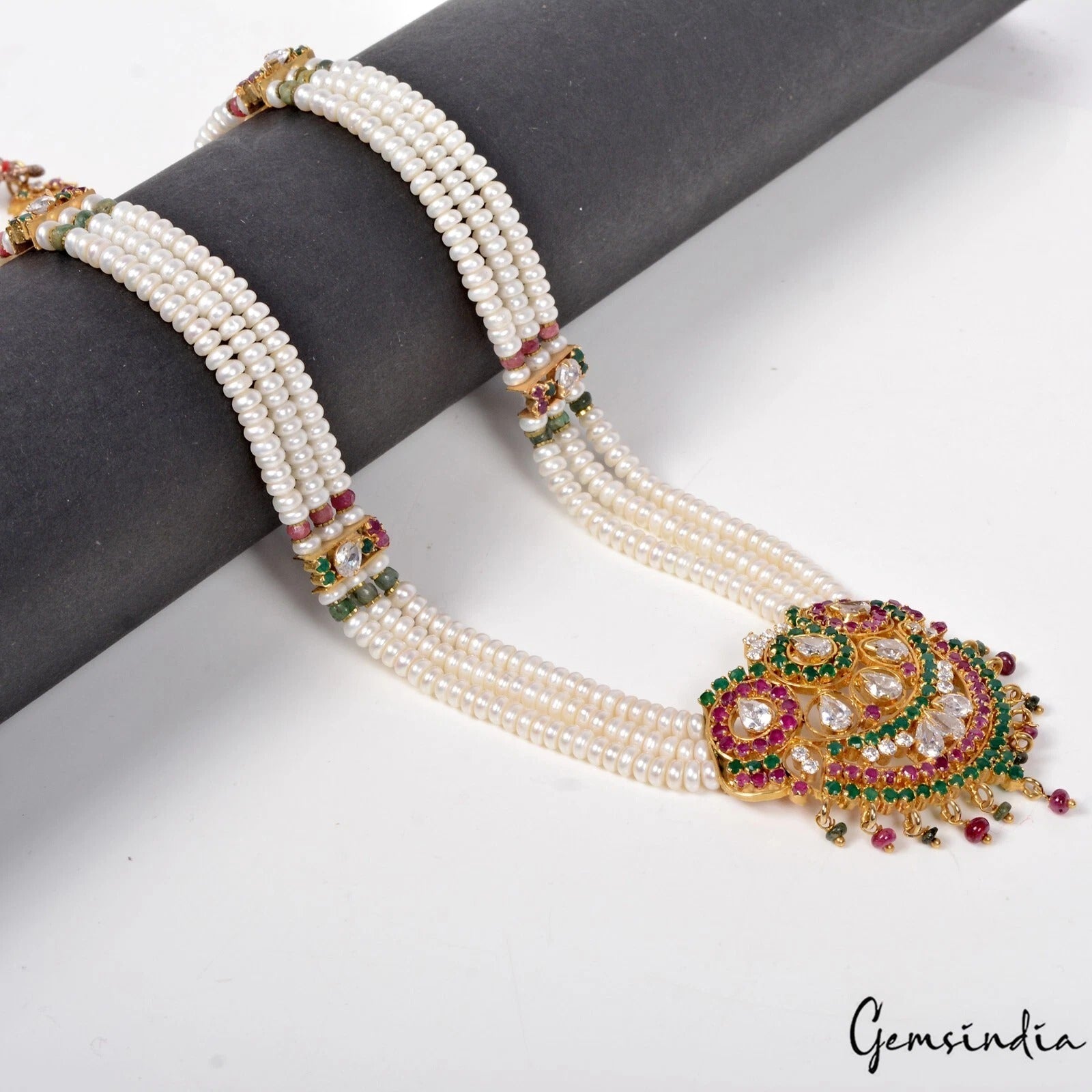 300 Ct Natural Red Green White Gems Fancy Pendant With White Pearl Long Necklace