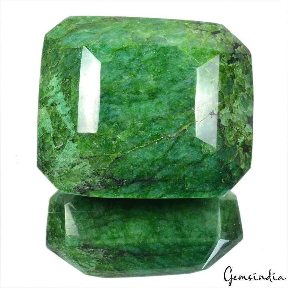 Emerald Loose Gemstone, Color Enhanced, Green — 3.7x3.2x2.25 Inch, 3850 Ct (0.77 Kg), Brazil