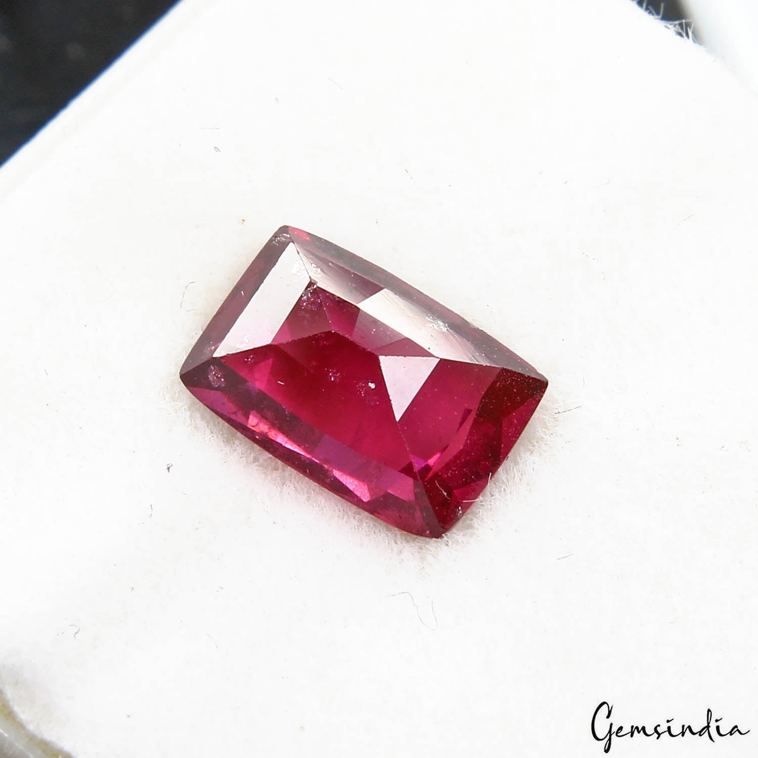Garnet Loose Gemstone, Cushion Cut, Untreated — 8x6x4 mm, 1.95 Ct