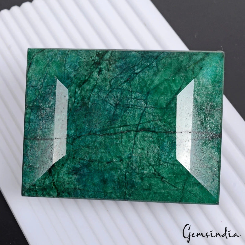 3340Ct Natural Huge Green Emerald Earth-Mined Museum Size Baguette Cut Gemstone