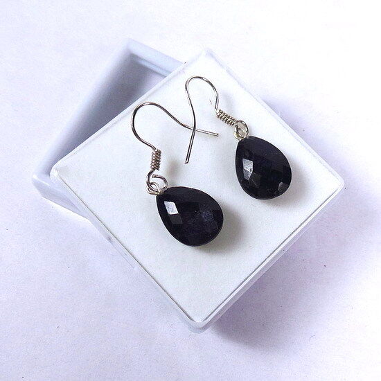 27+Cts/5gm Beautiful Natural Blue Sapphire Earring With Attached Silver Hook