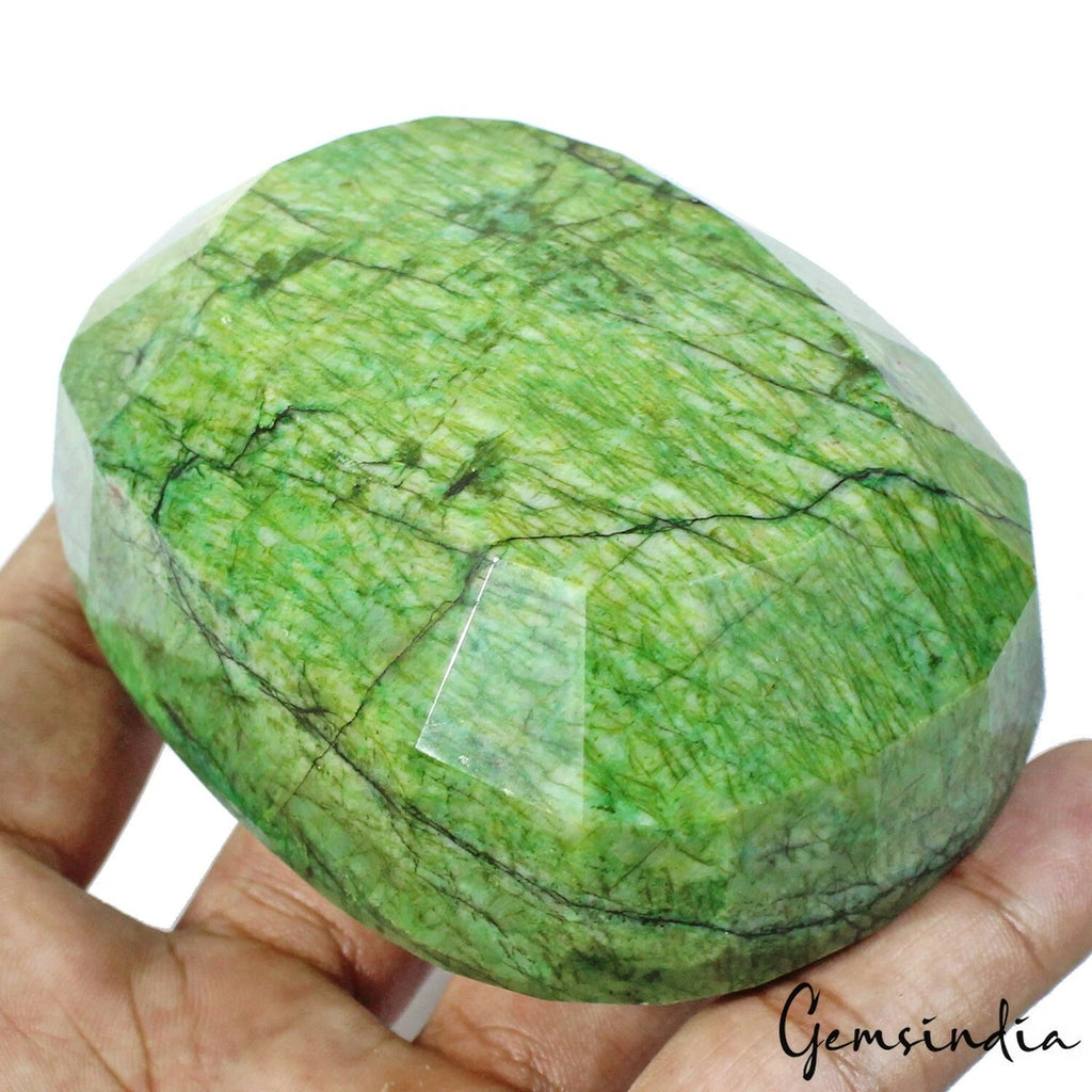 Emerald Loose Gemstone, Oval Faceted cut, Color Enhanced — 93x68x49 mm, 2650 Ct, Brazil