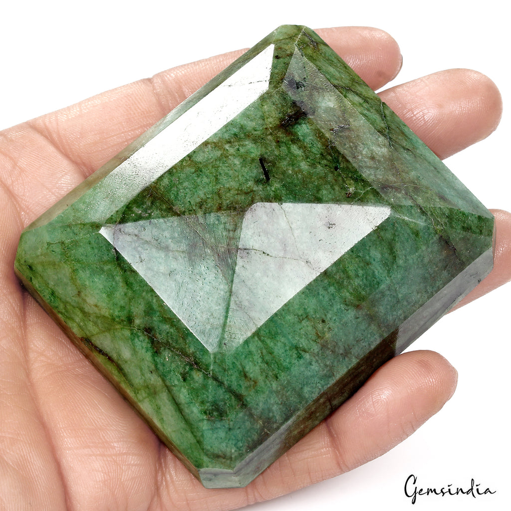 Brazilian Emerald Loose Gemstone, Color Enhanced, Green — 74 x 63 x 28 mm, 1250 Ct, Brazil