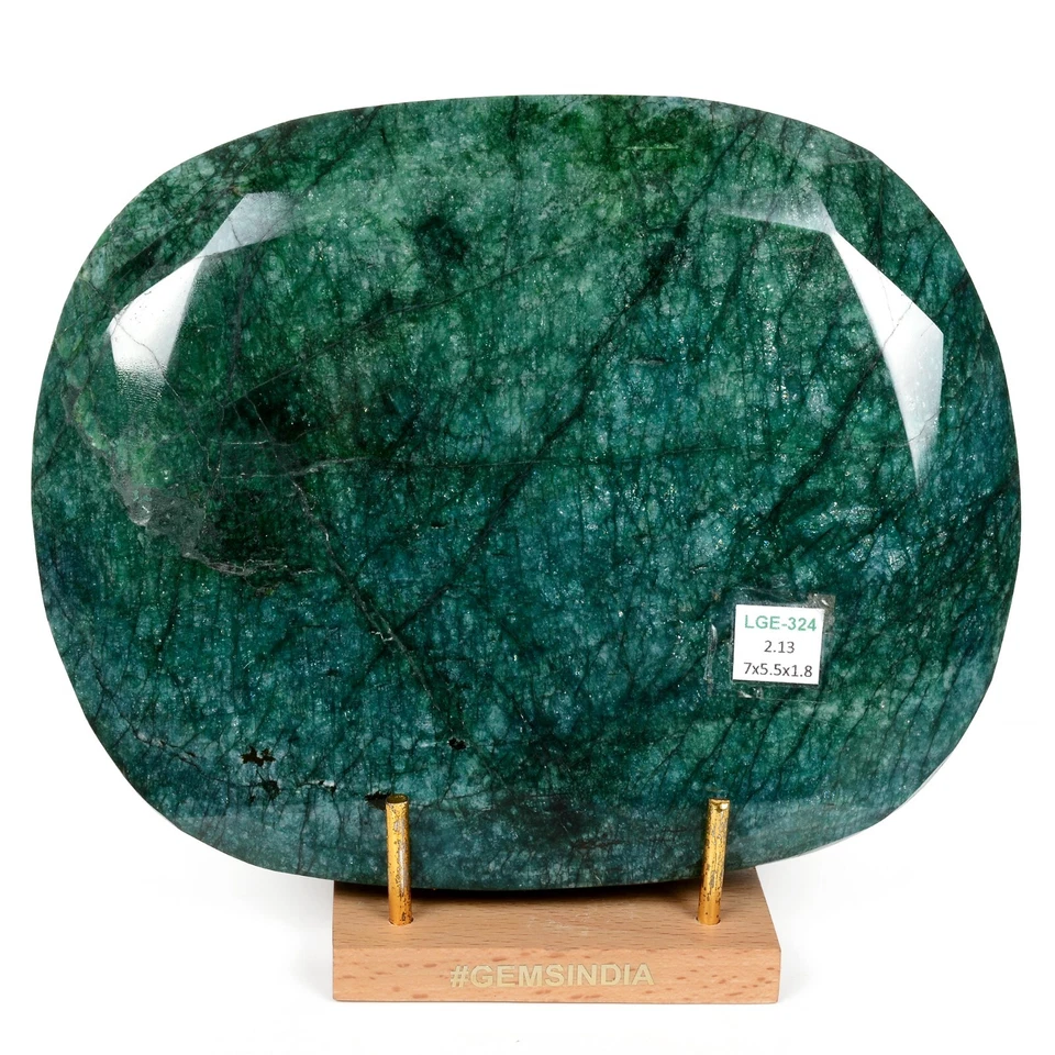 Emerald Loose Gemstone, Color Enhanced, Green — 10650 Ct (2.13 Kg), Brazil