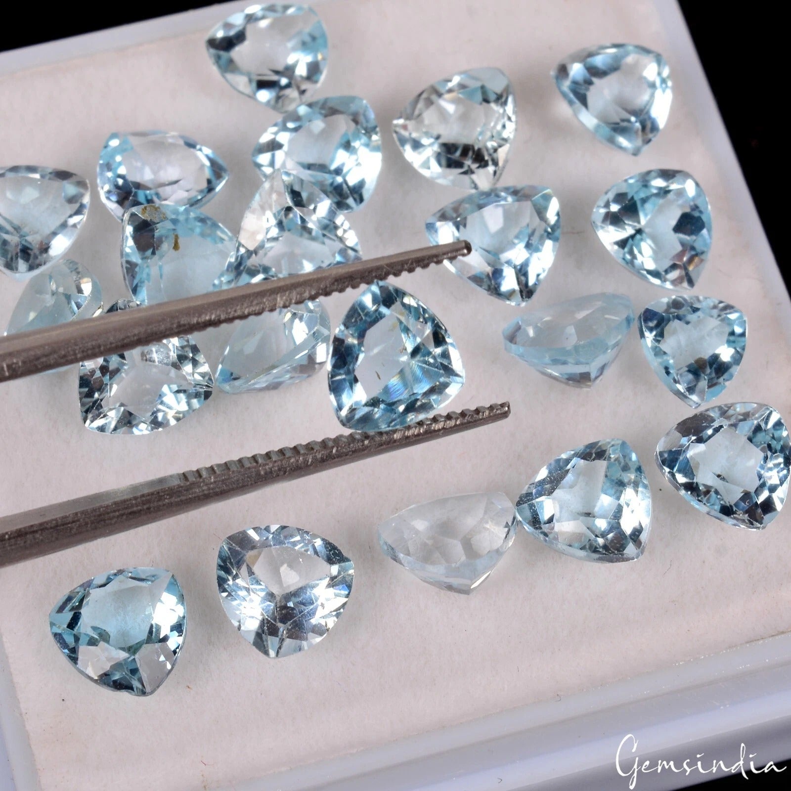 Blue Topaz Lot, Loose Gemstone, Trillion faceted Cut, Untreated — 21 Pieces, 4mm, 19.00 Ct, Brazil