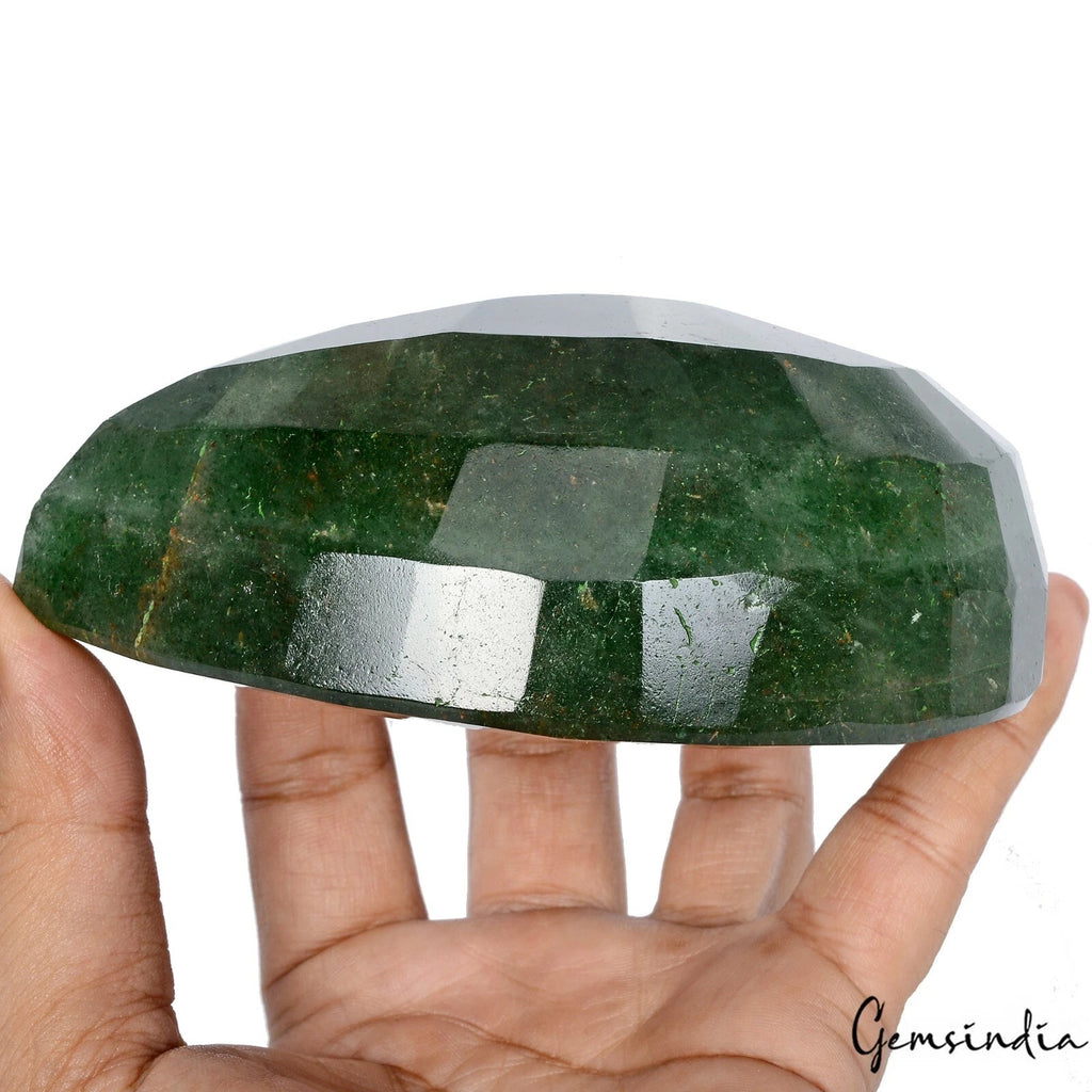 Strawberry Quartz Loose Gemstone, Green — 125x80x50mm, 3400 Ct, Madagascar
