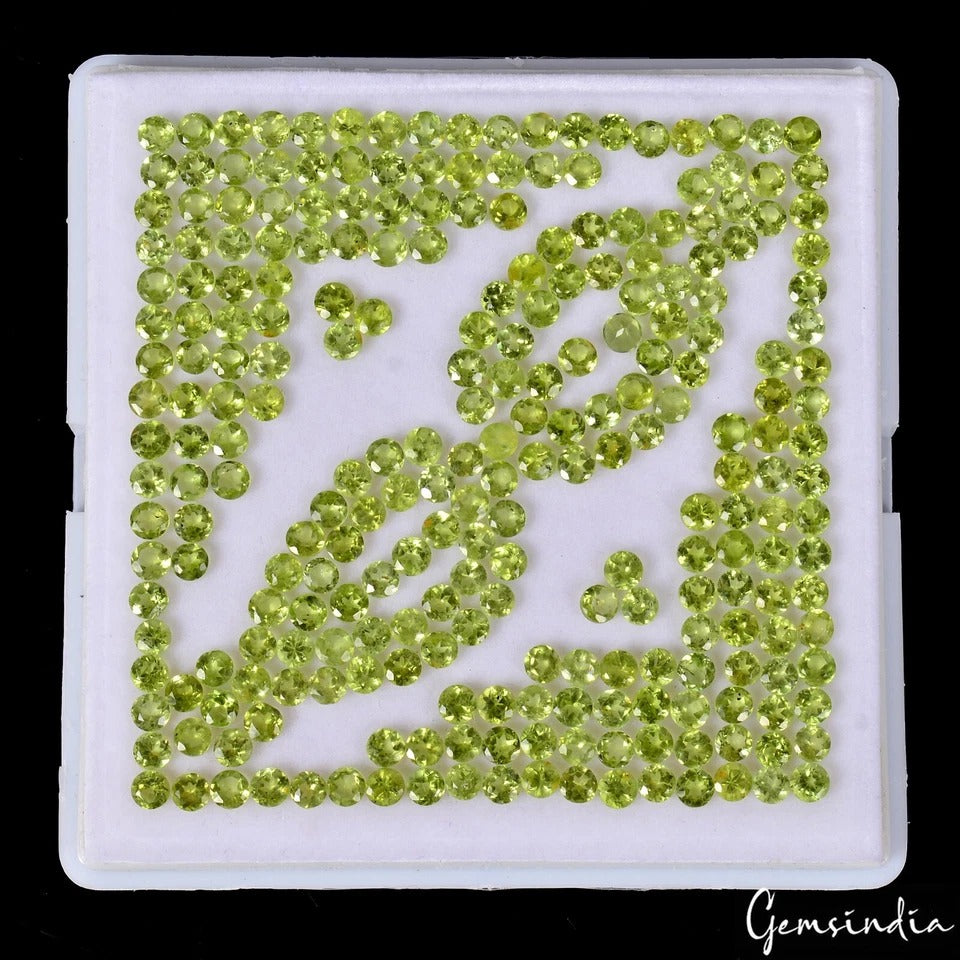 Peridot Lot, Loose Gemstone, Untreated, Green — 251 Pieces, 4mm, 77.00 Ct