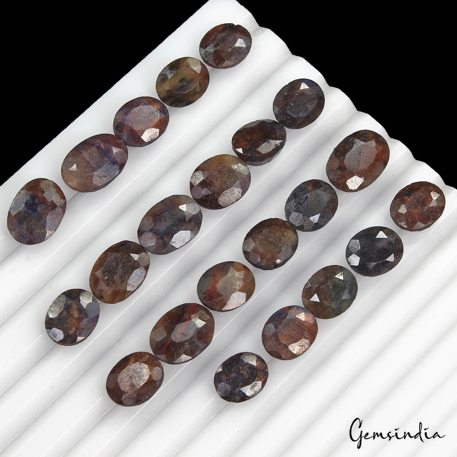 Blue Sapphire Lot, Loose Gemstone, Untreated, Brown — 22 Pieces, 11mm to 14mm, 141.30 Ct, Madagascar