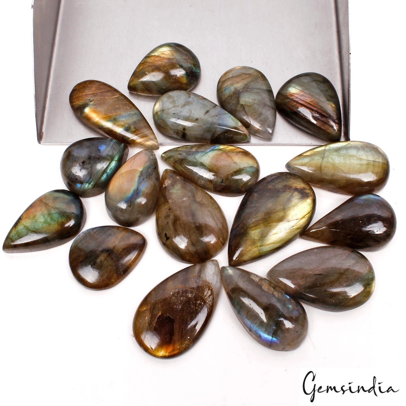 Labradorite Lot, Cabochon, Untreated — 17 Pieces, 20mm to 32mm, 340 Ct