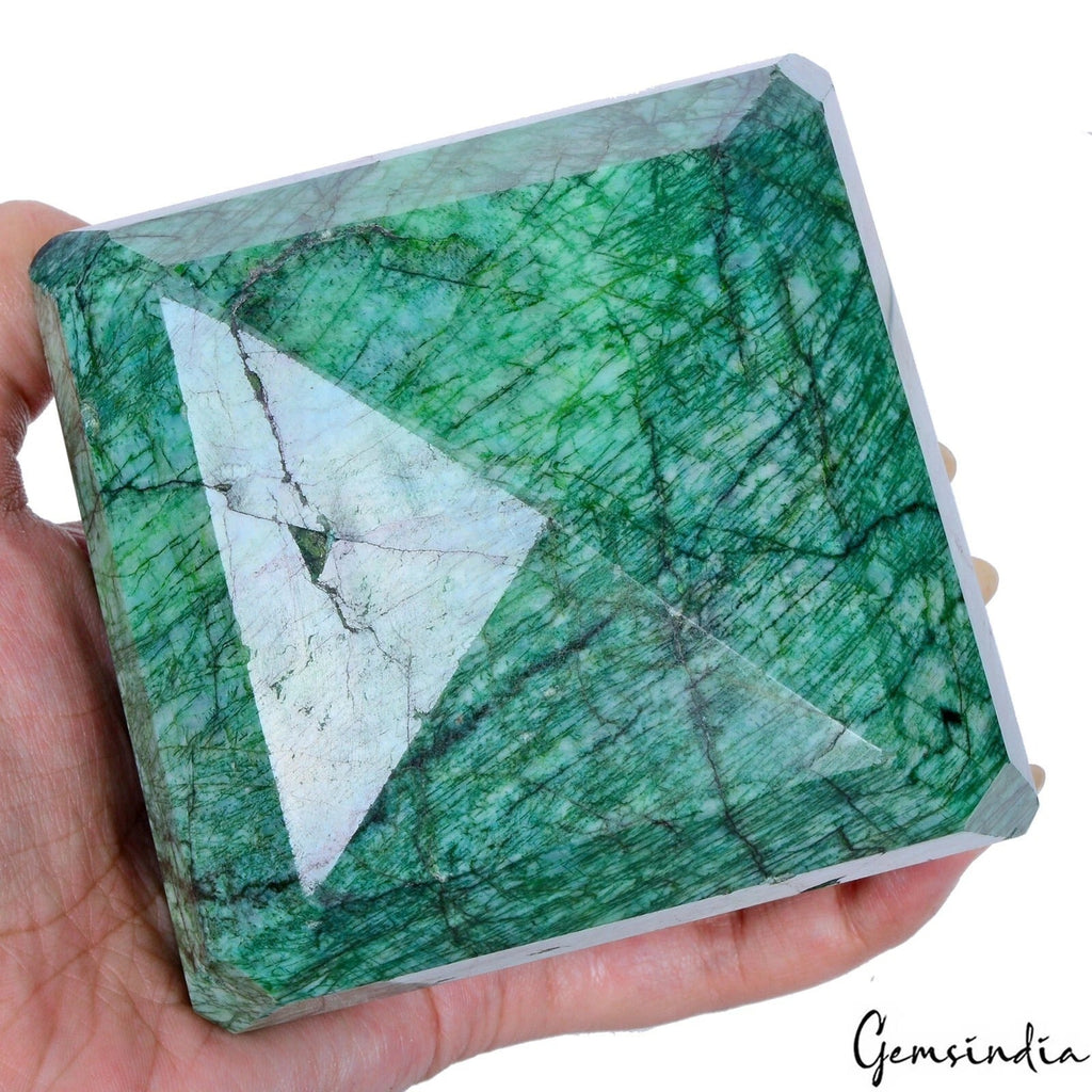 Certified 5200Ct Natural Brazilian Green Emerald Octagon Cut Huge Loose Gemstone